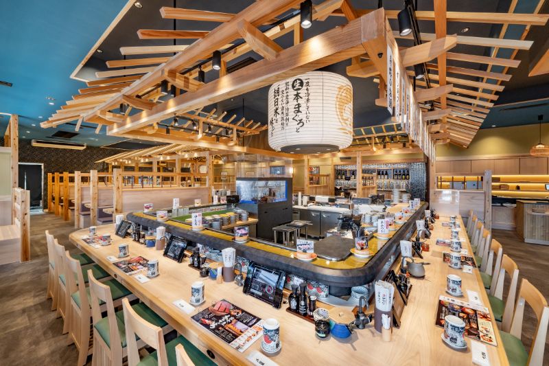 木のぬくもりを感じられる店内